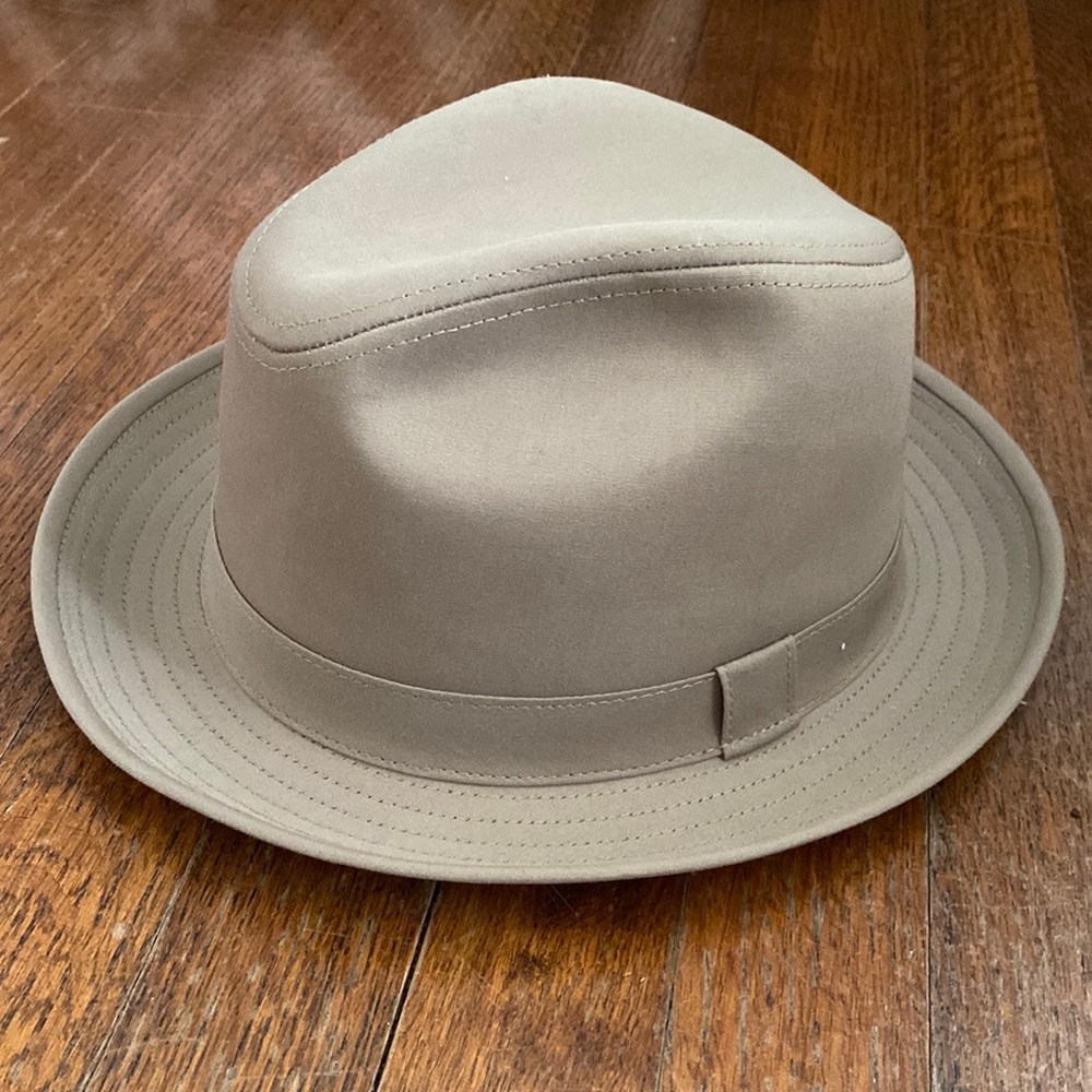 Dobbs hat